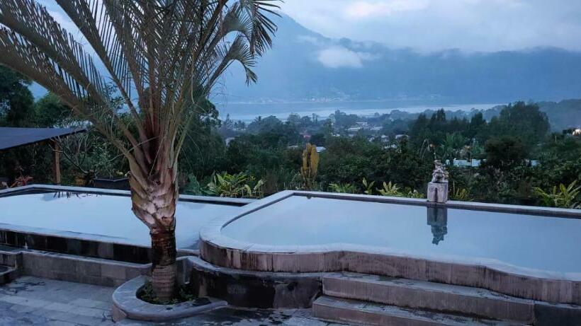 Black Lava Hostel And Lodge