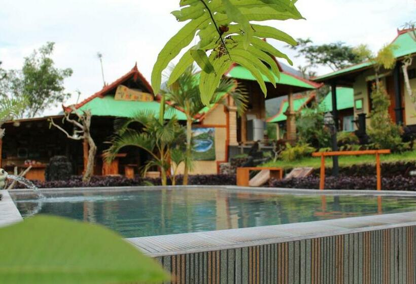 Black Lava Hostel And Lodge