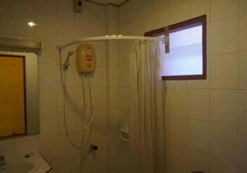 Hotelli Ban Elephant Blanc Apartment