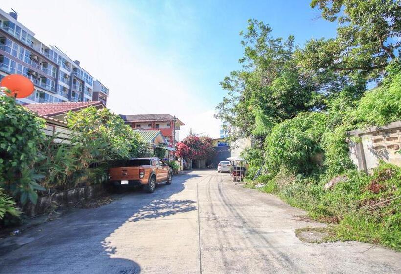 Hotelli Ban Elephant Blanc Apartment