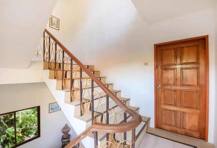 Hotelli Ban Elephant Blanc Apartment