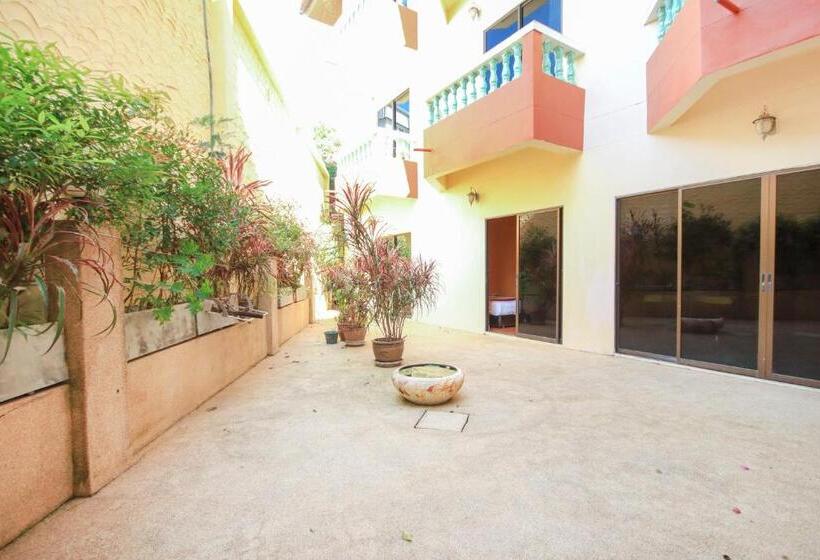 Hotelli Ban Elephant Blanc Apartment