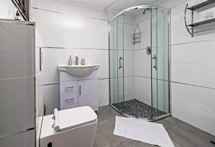 Majatalo Bhotani Lodge