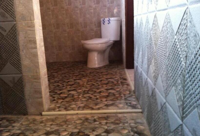 פנסיון Dinoyin Bungalows