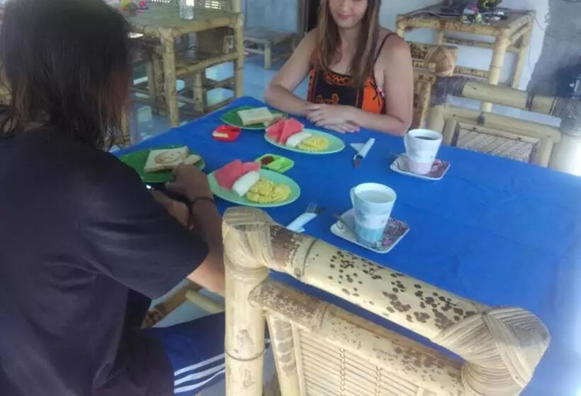 ペンション Dinoyin Bungalows