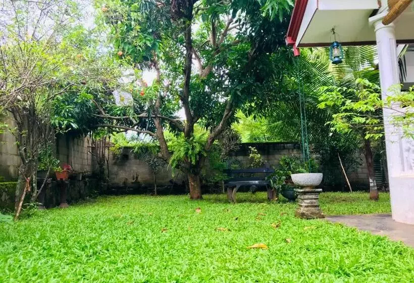 پانسیون Domain Elephant Bungalow