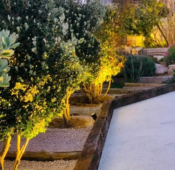 Majatalo Senteurs Du Maquis