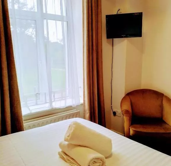 هاستل Thirteen On The Green   Eyre Square