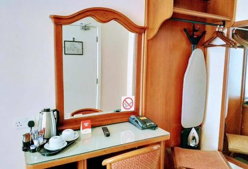 هاستل Thirteen On The Green   Eyre Square