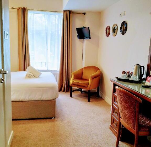 호스텔 Thirteen On The Green Eyre Square