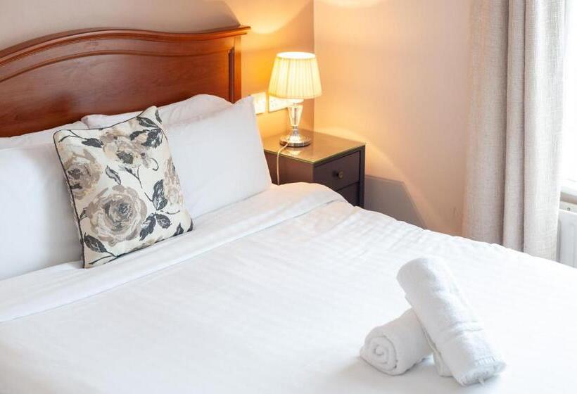 호스텔 Thirteen On The Green Eyre Square