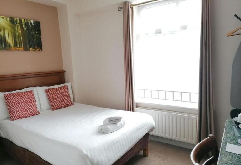 호스텔 Thirteen On The Green Eyre Square