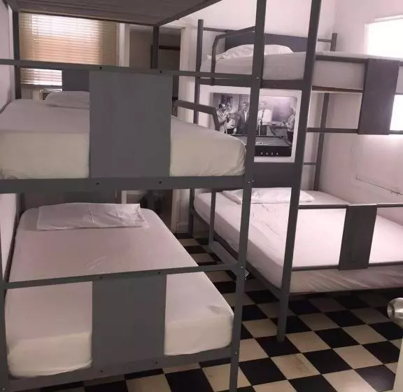 Hostel Mamy Dorme