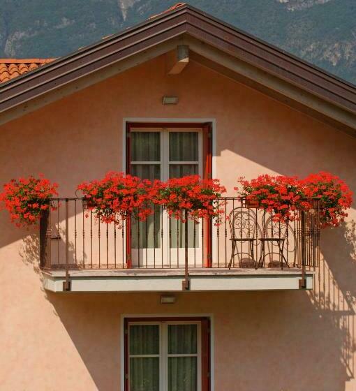 فندق Agriturismo Maso Grener