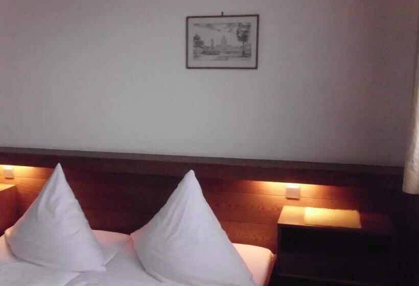 Pensão Finken, Gästezimmer An Der Rench