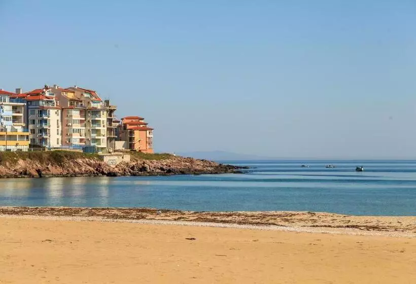 پانسیون Polina Beach