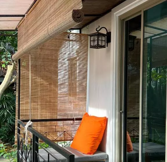 Majatalo The Snug Airportel Phuket Airport