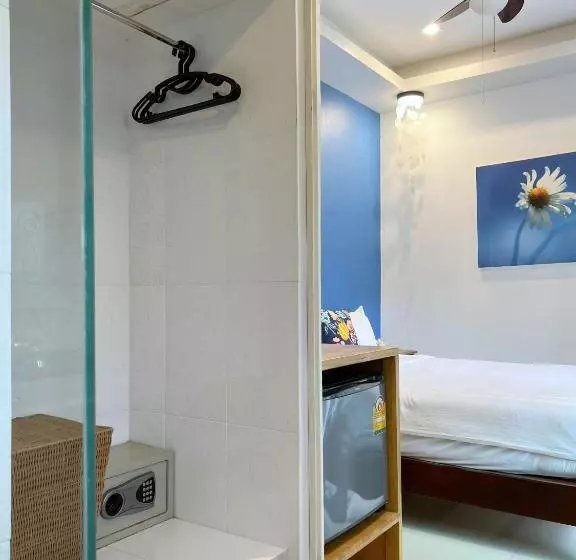 Majatalo The Snug Airportel Phuket Airport