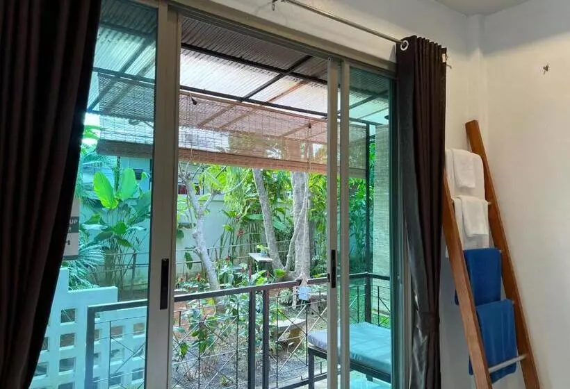 Majatalo The Snug Airportel Phuket Airport