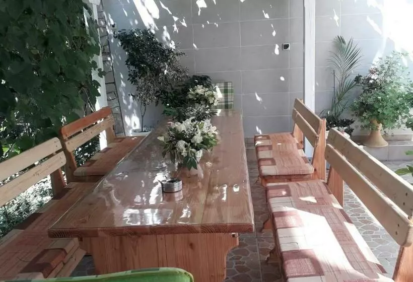 پانسیون Veda Guest House