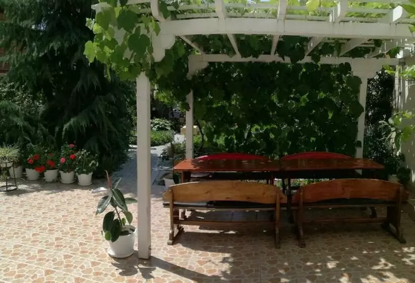 پانسیون Veda Guest House