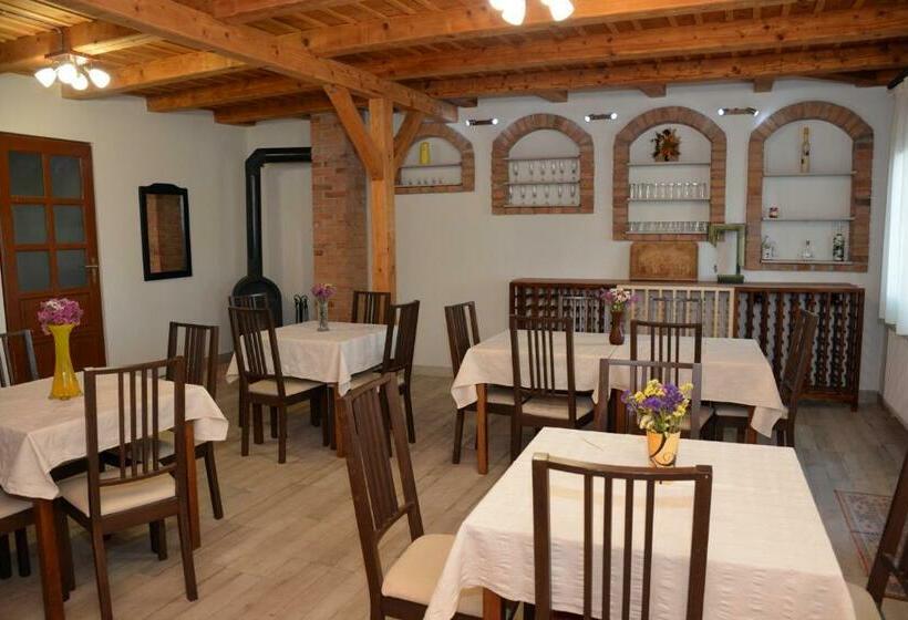 بنسيون Vila Anna