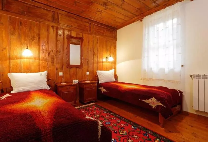 Majatalo Yovina House Zheravna