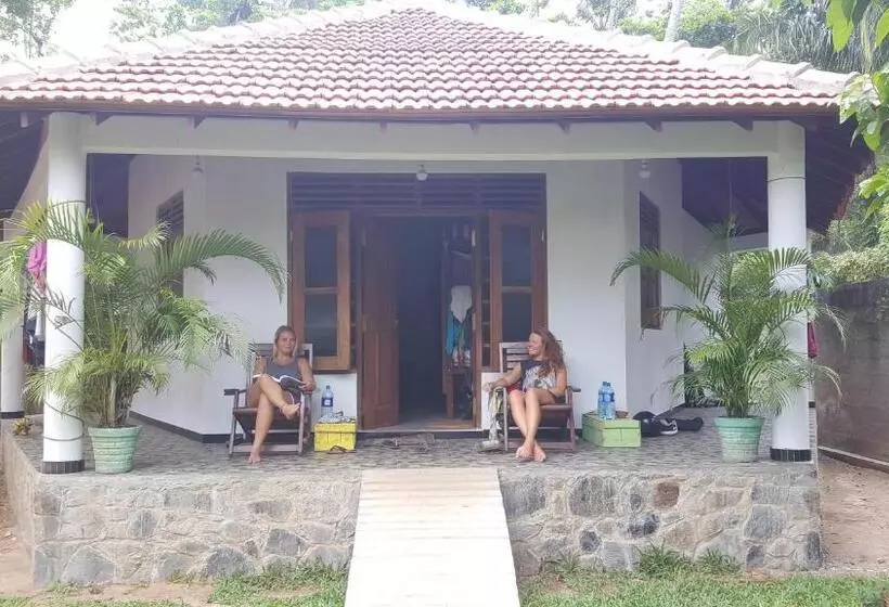 ユースホステル Surfing Wombats