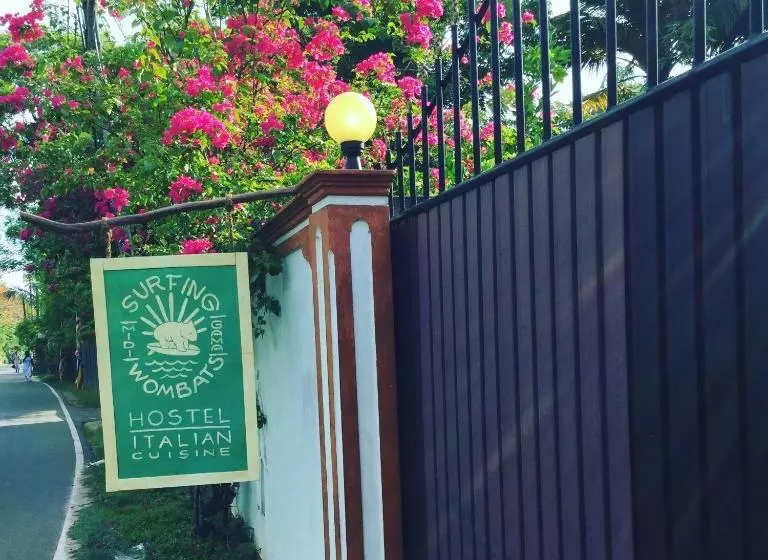 ユースホステル Surfing Wombats