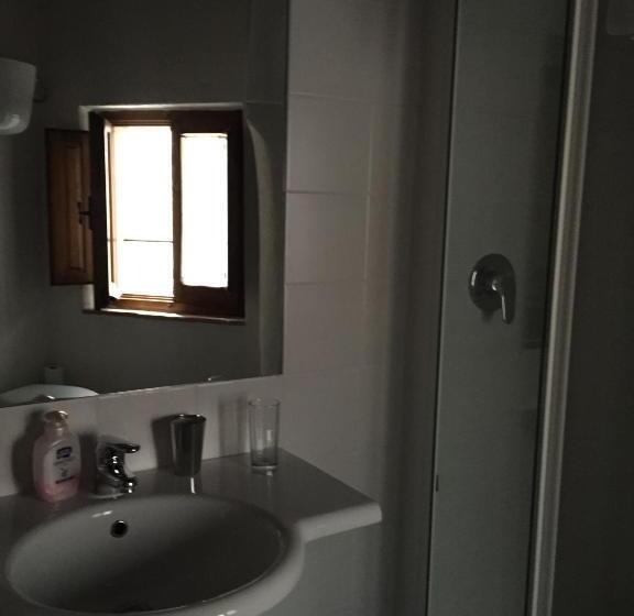 تختخواب و صبحانه Locanda Petrella