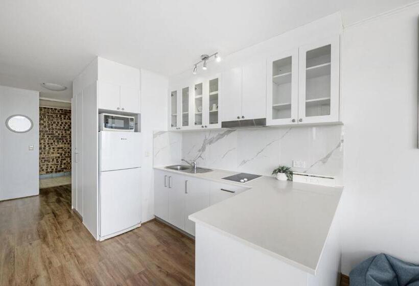 Hi Ho Beach Apartments On Broadbeach