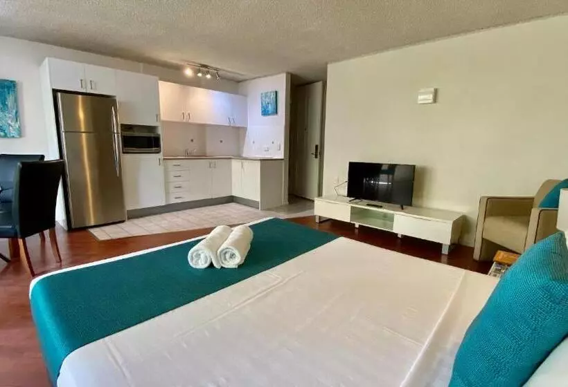 Hi Ho Beach Apartments On Broadbeach