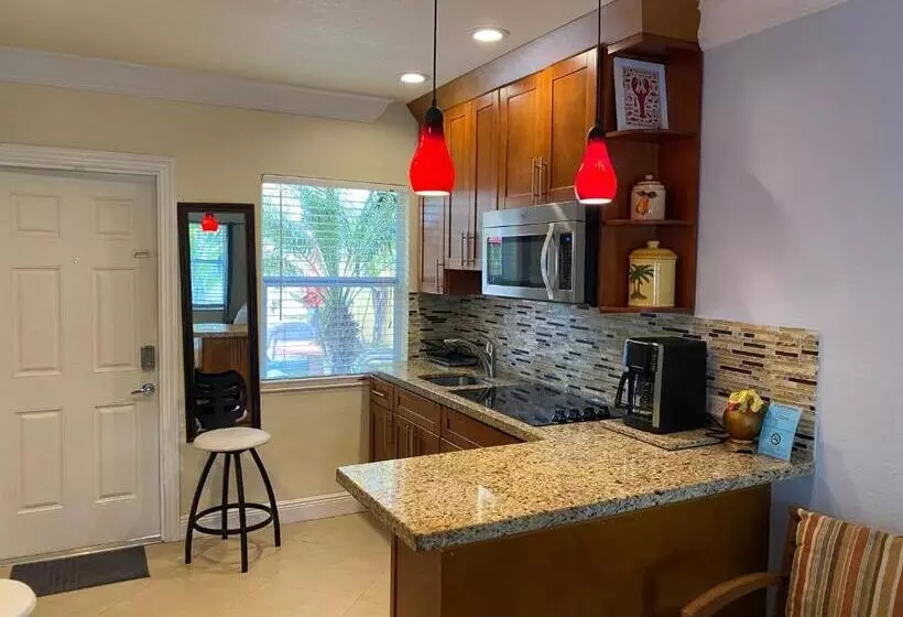 ホテル Atlantic Shores Vacation Villas
