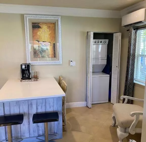 ホテル Atlantic Shores Vacation Villas