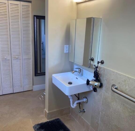 בית מלון כפרי Atlantic Shores Vacation Villas