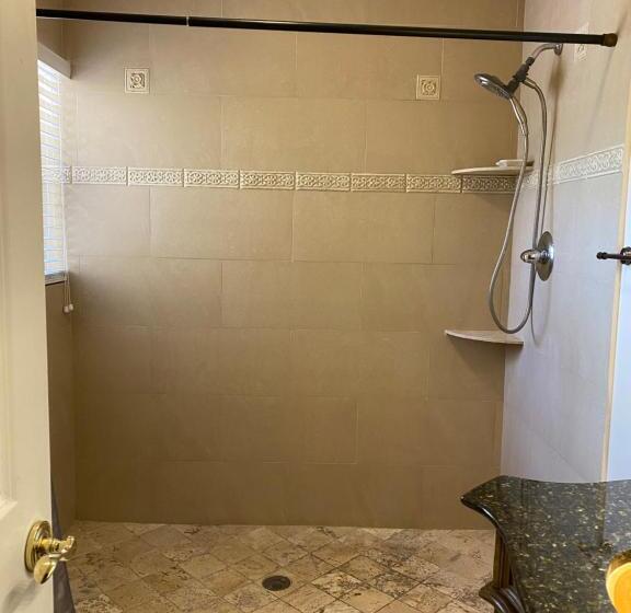 בית מלון כפרי Atlantic Shores Vacation Villas