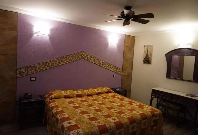 Hotelli Plaza Crystal