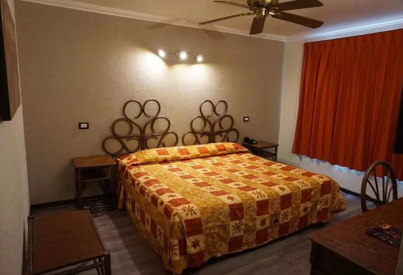 Hotelli Plaza Crystal