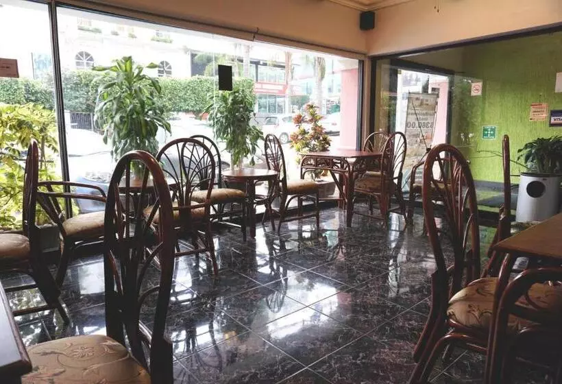 Hotelli Plaza Crystal