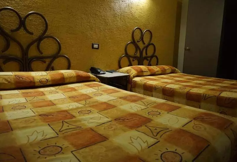 Hotelli Plaza Crystal