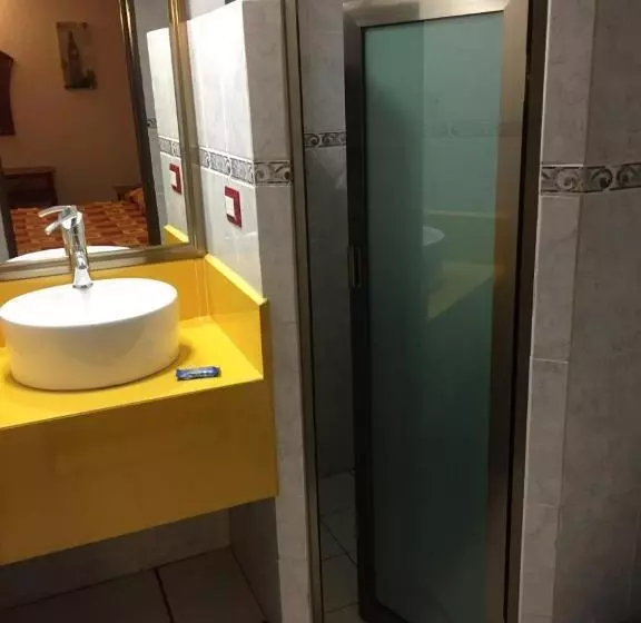 Hotelli Plaza Crystal