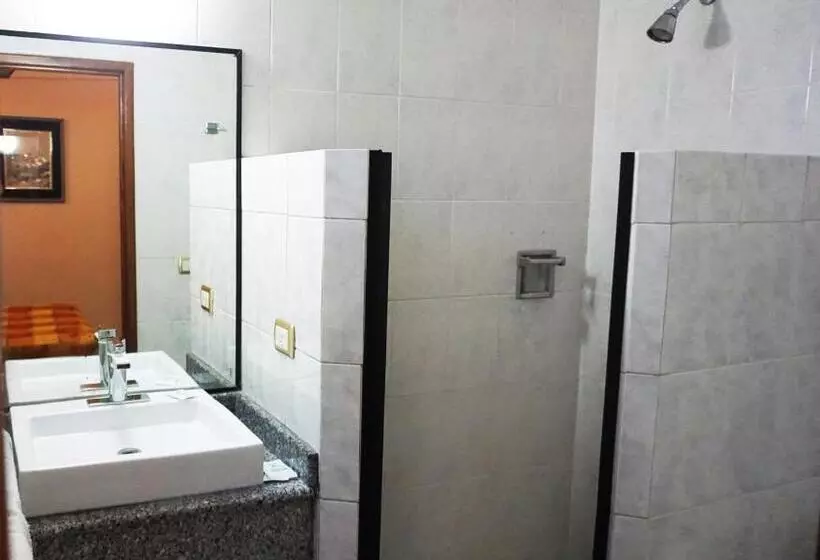 Hotelli Plaza Crystal