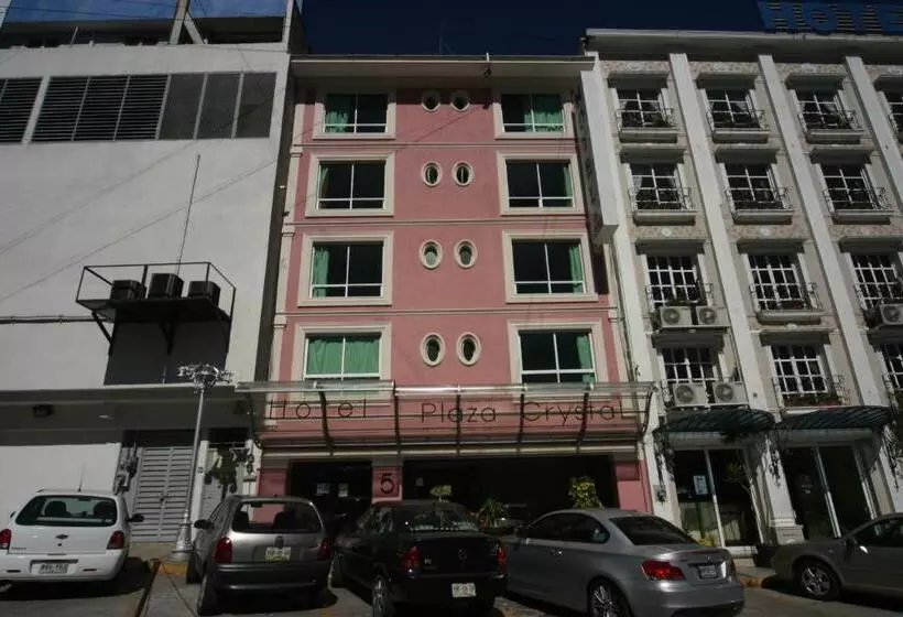Hotelli Plaza Crystal