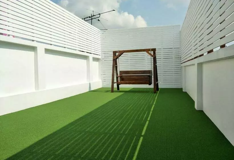 Mariya Lady Hostel Suvarnabhumi Airport