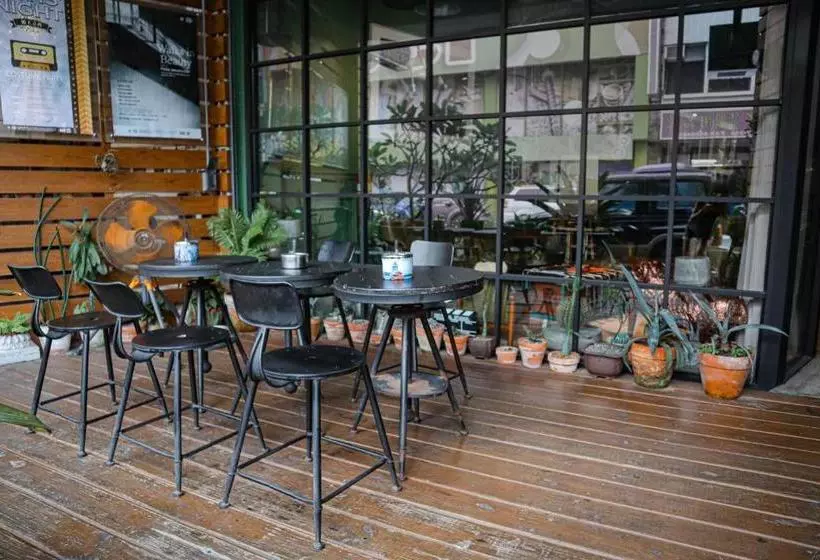旅充人文 Travel Charger Hostel