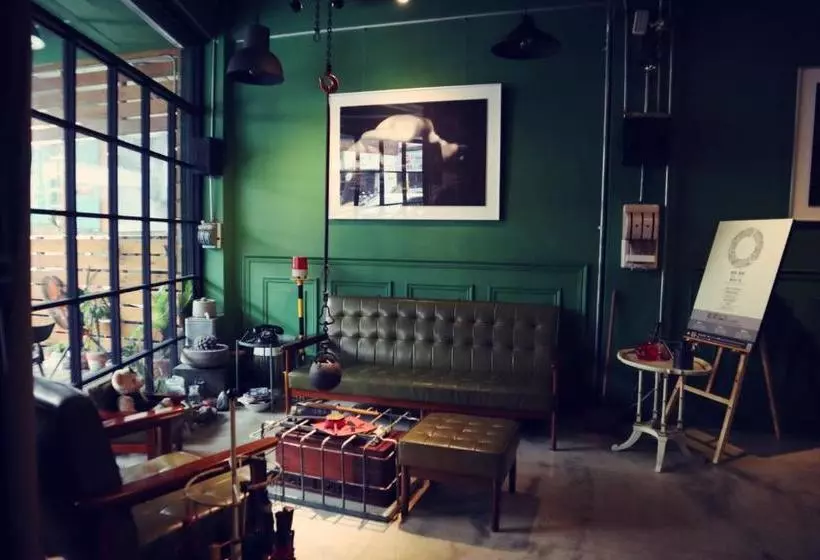 旅充人文 Travel Charger Hostel