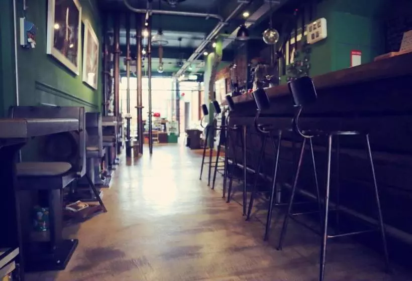旅充人文 Travel Charger Hostel