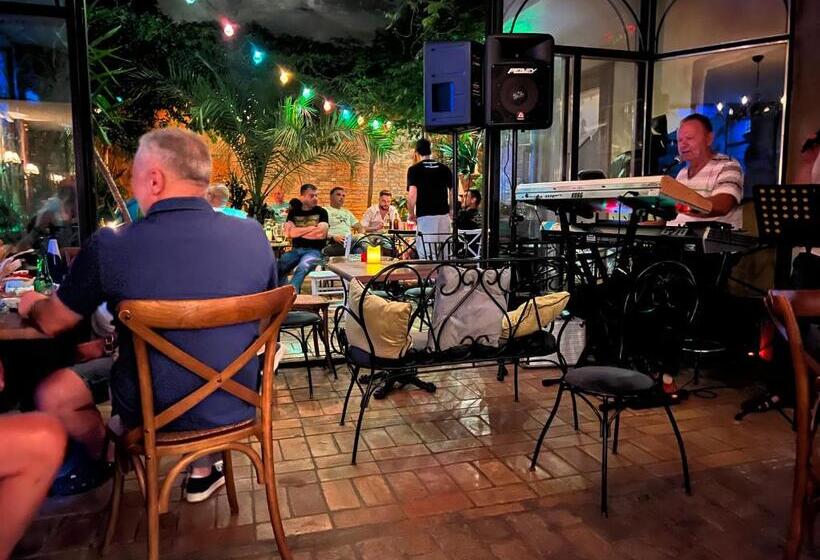 Bed And Breakfast Caffe Caffe