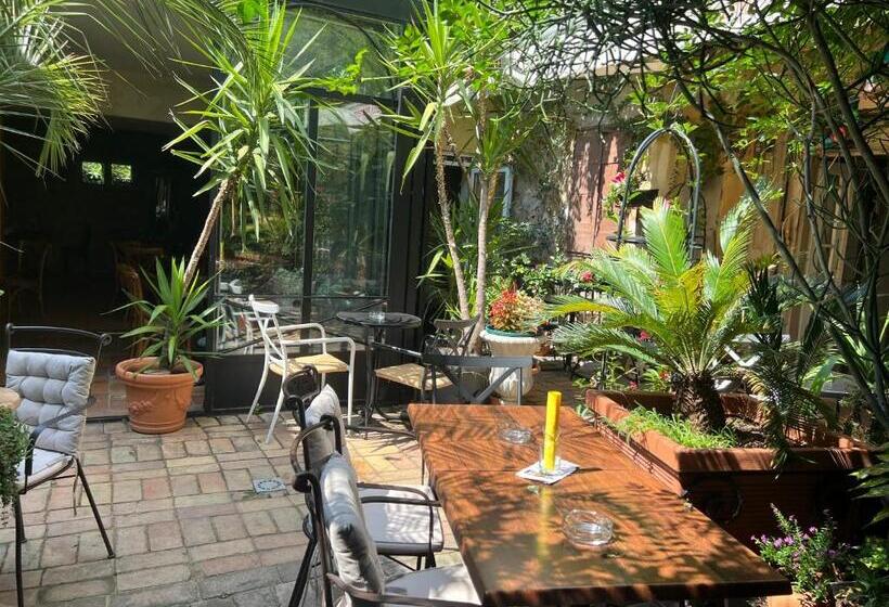 Bed And Breakfast Caffe Caffe