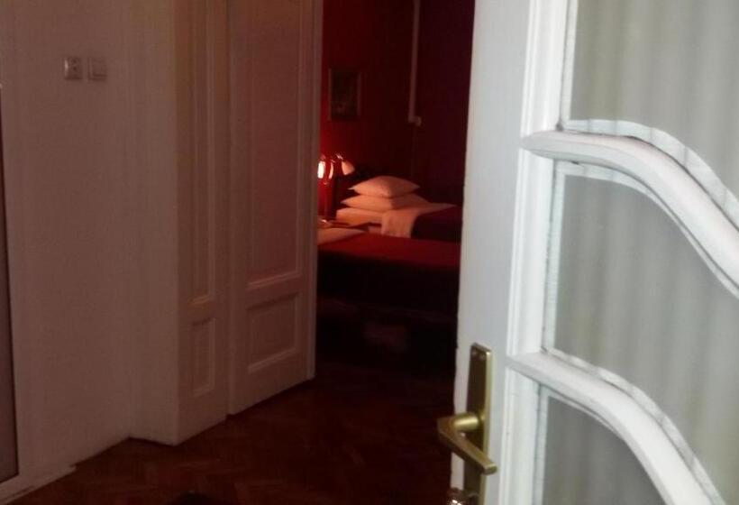 Bed And Breakfast Caffe Caffe